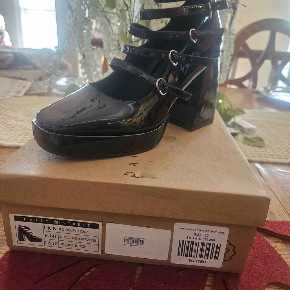 Daisy Street Glossy Black Triple Strap Heels